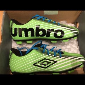 UMBRO YOUTH SOCCER CLEATS (NEW!!!)
